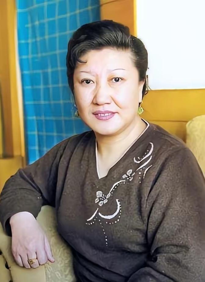 高2005年8月18日，东北小品女王高秀敏在46岁时猝然离世，当时让无数观众