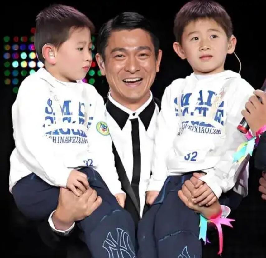 2011年，朱丽倩和刘德华备孕三年仍没有任何动静，无奈之下只能选择去做试管婴儿，