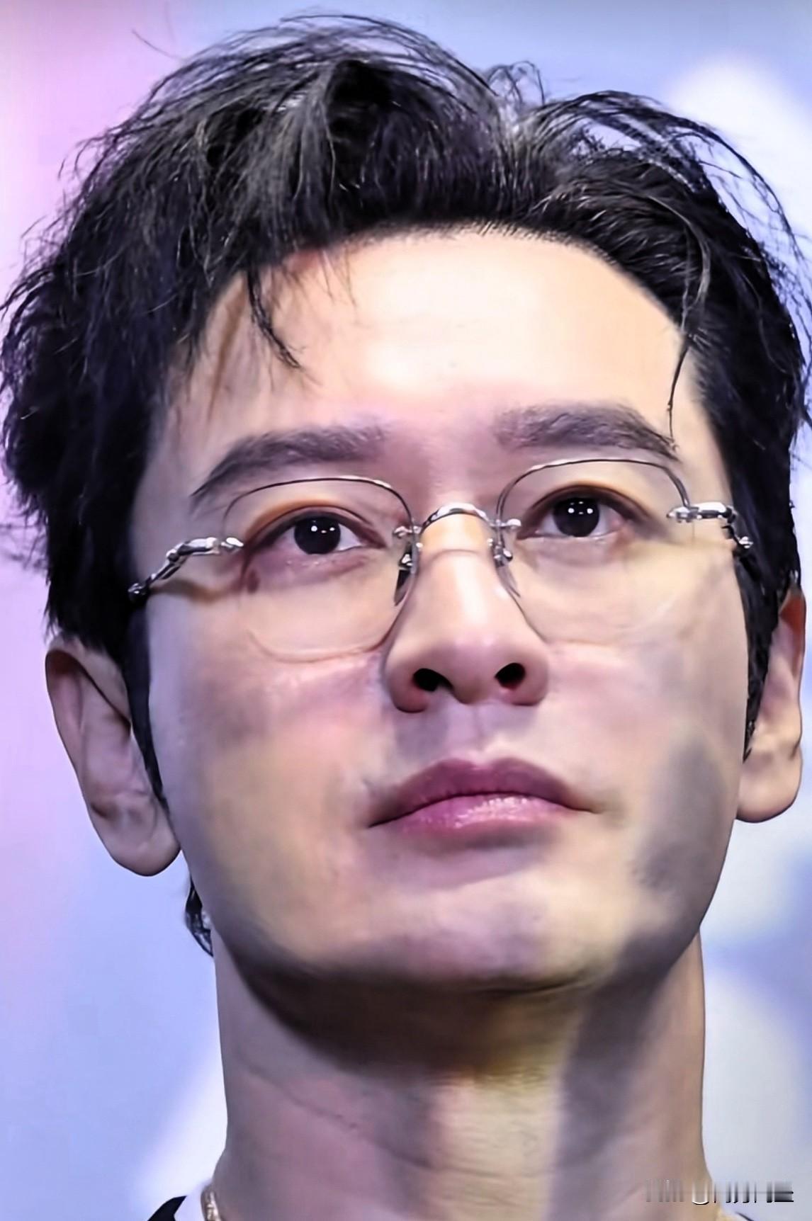 演员黄晓明在2025年报考了上海戏剧学院的博士研究生，想学习艺术管理。这事儿挺有