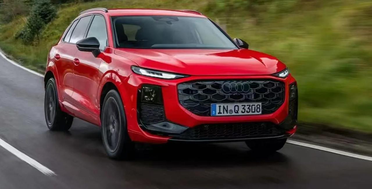 全新奥迪Q3硬核曝光!缩小版Q8颜值拉满,电子怀挡+插混快充太香全新奥迪Q