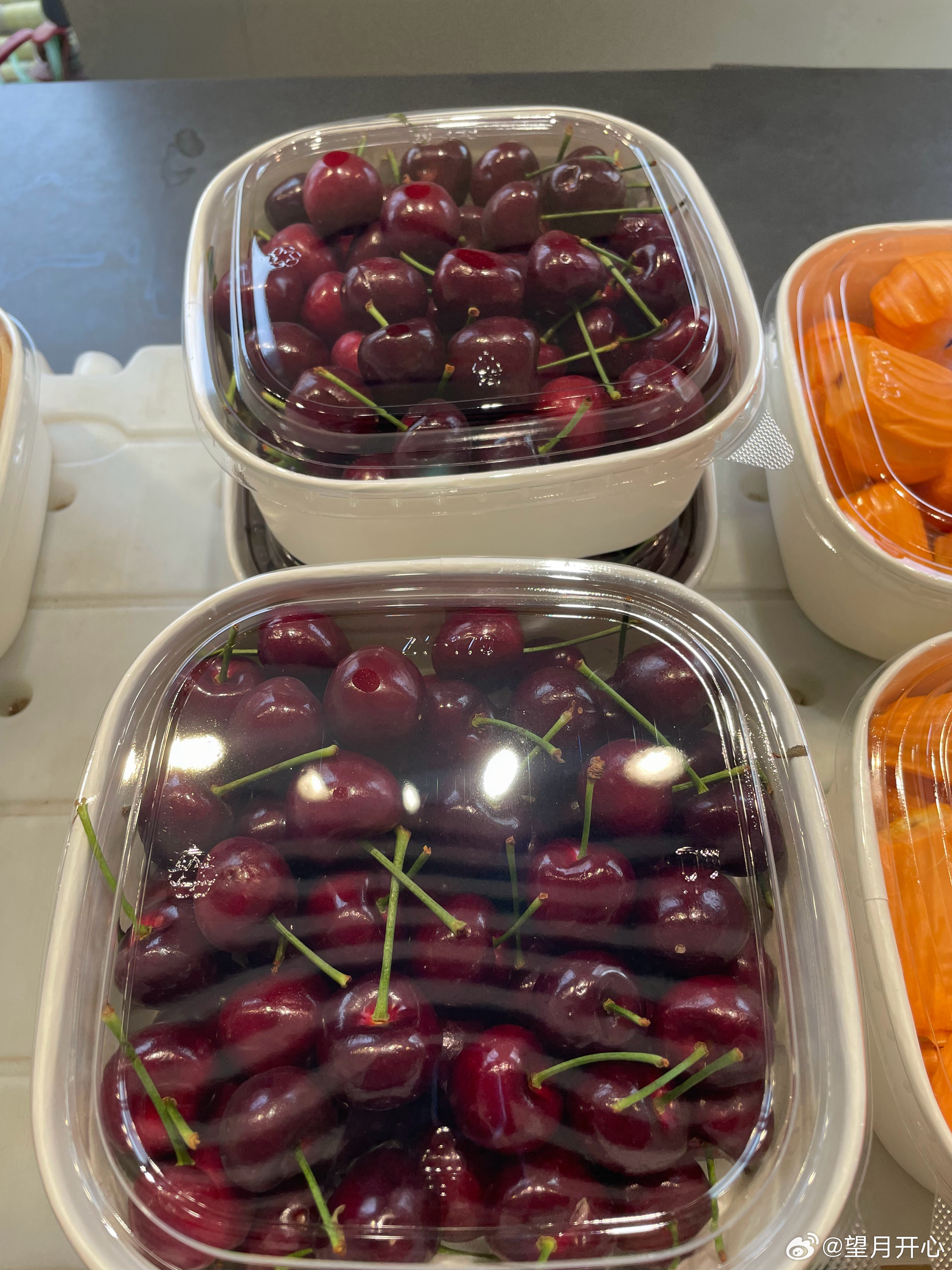 大连樱桃—70一斤，新上市的不便宜就图一这种超小的桑葚这样的15一斤黑桑葚9.9