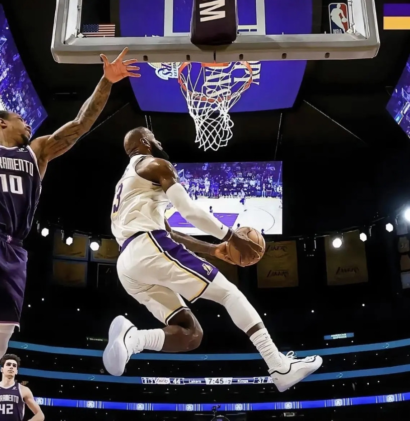 明天詹姆斯会给自己“送”上什么样的礼物？明日11点半(北京时间)湖人主场迎战