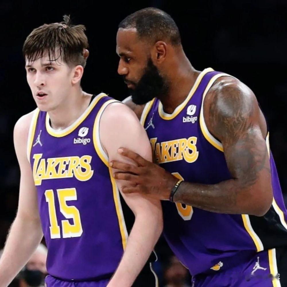 夸梅布朗：若我是里夫斯，我会申请交易，詹姆斯一复出就开始打压里夫斯！