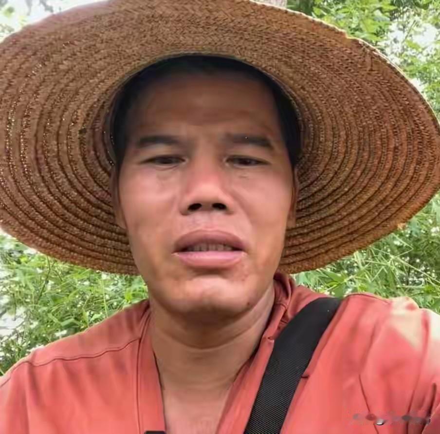 广西老表收割机爬梯被偷后续！当事人透露更多，果然有内情，网友炸锅！5月21日