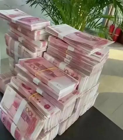 2018年，六旬大爷双色球得605万，瞒着爱赌博儿子交女儿代领，奖金先转入离婚了