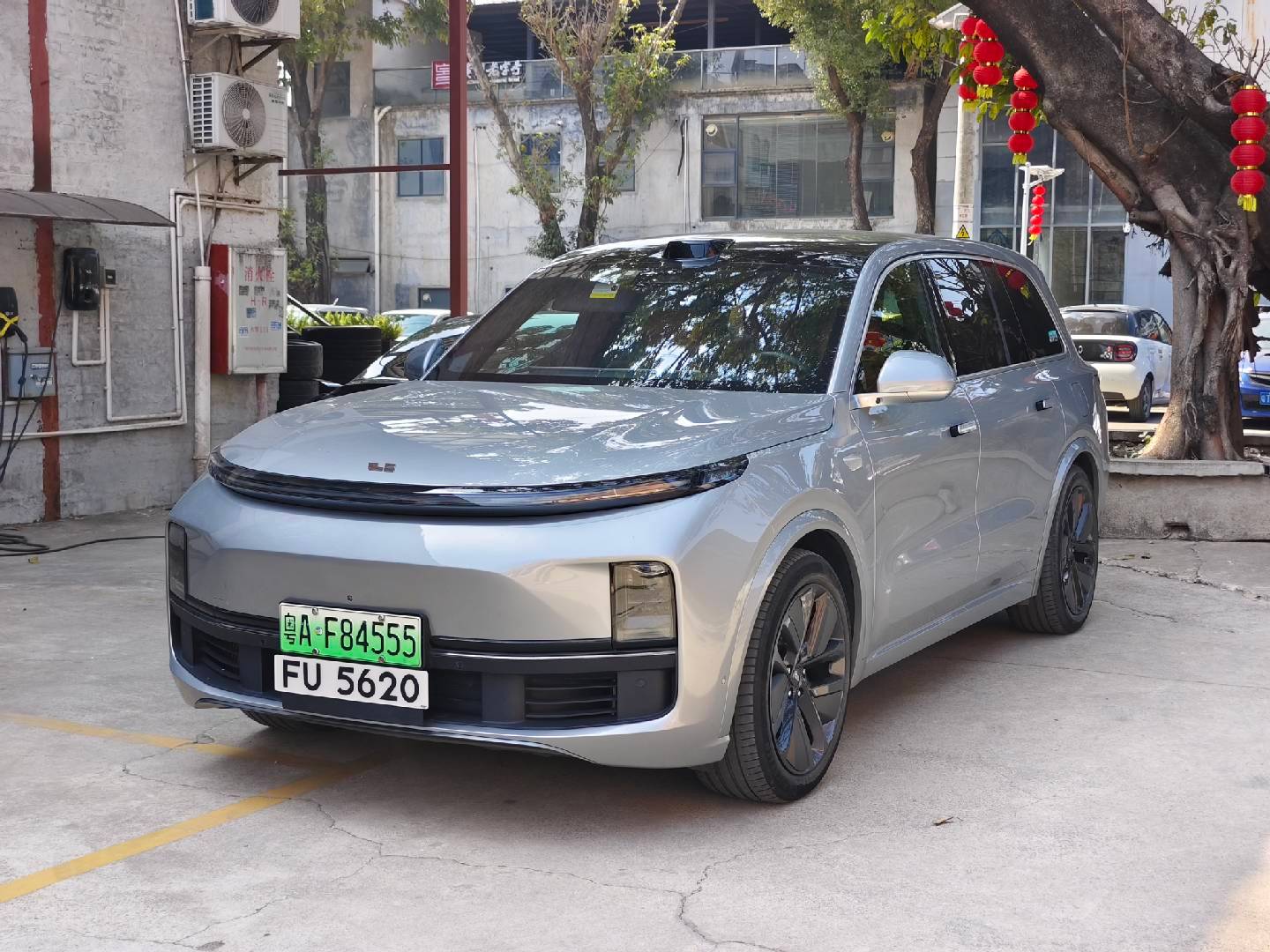 两地牌的理想L9帅不帅