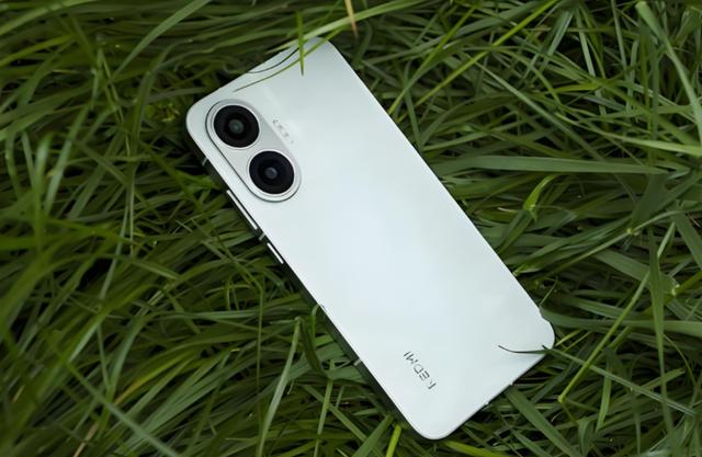 2299元杀疯！这手机让去年花4千买旗舰的兄弟集体破防家人们谁懂啊！这台手机一