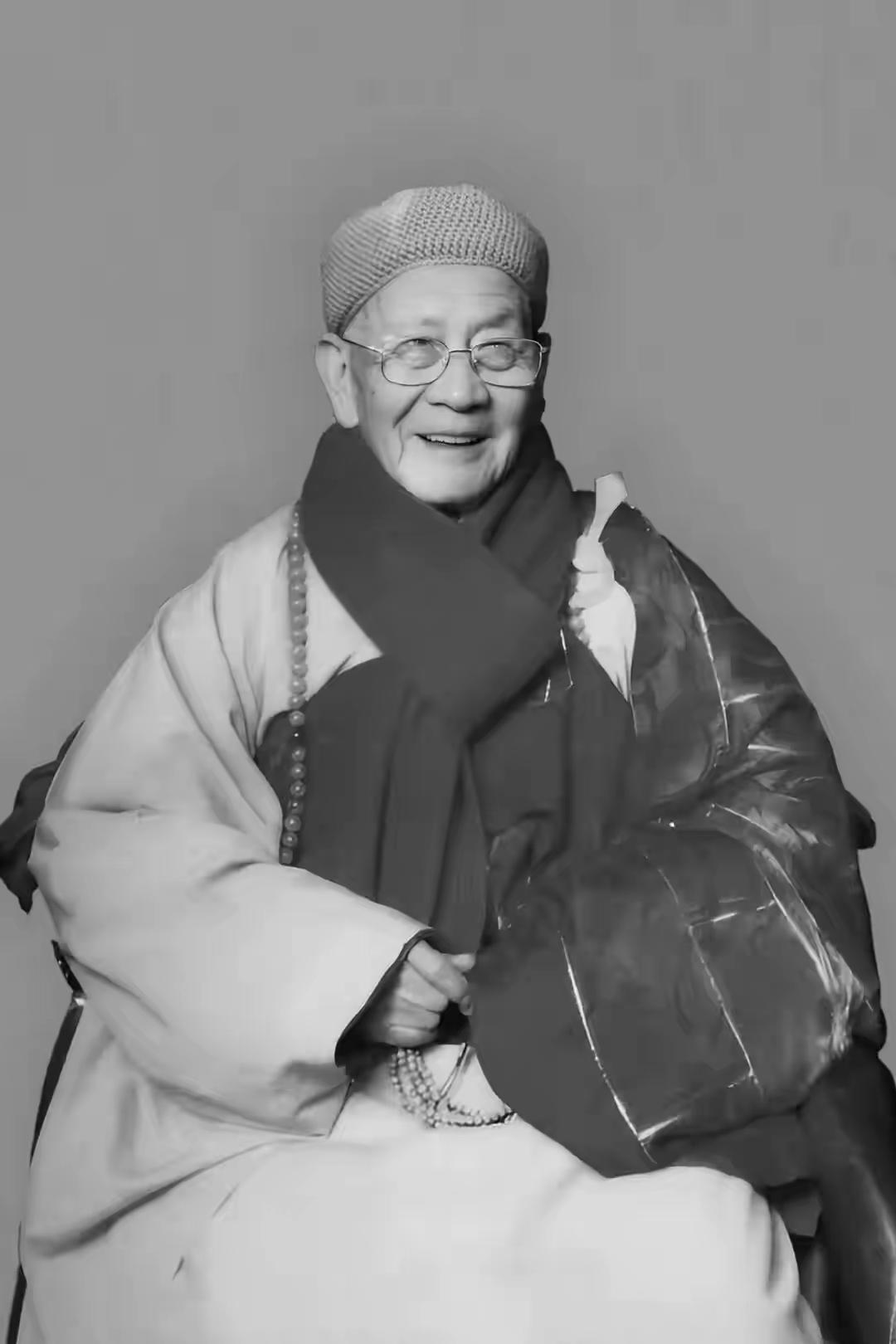 合肥明教寺103岁方丈妙安长老圆寂：肉身告别，精神长明一、消息传来，全城素色