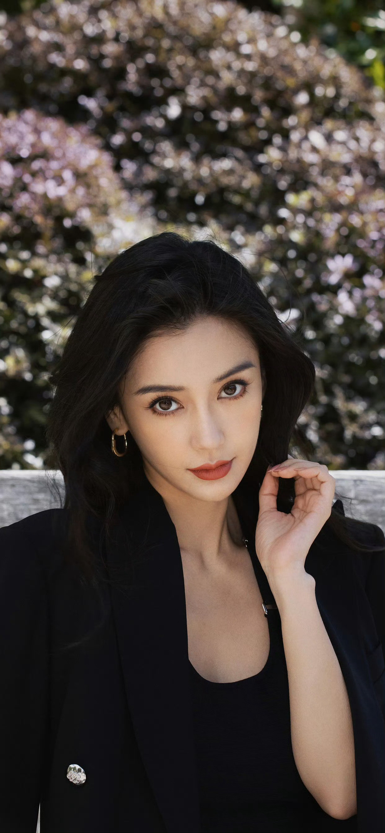也就张婧仪的极品对视能和杨颖PK吧