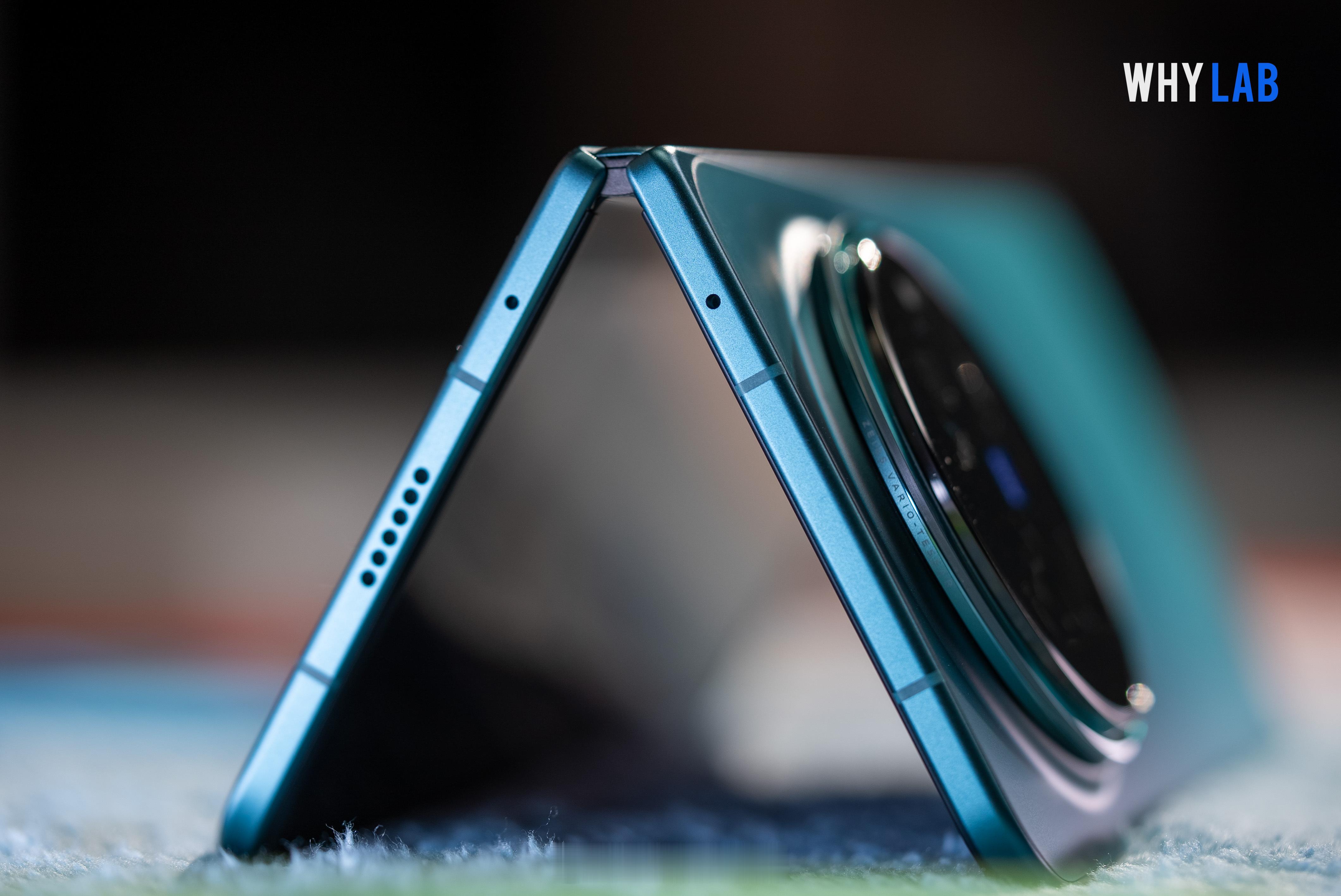 WHYLAB图赏vivoXFold6真机拿到手了，我手上的两款配色是蓝洞和