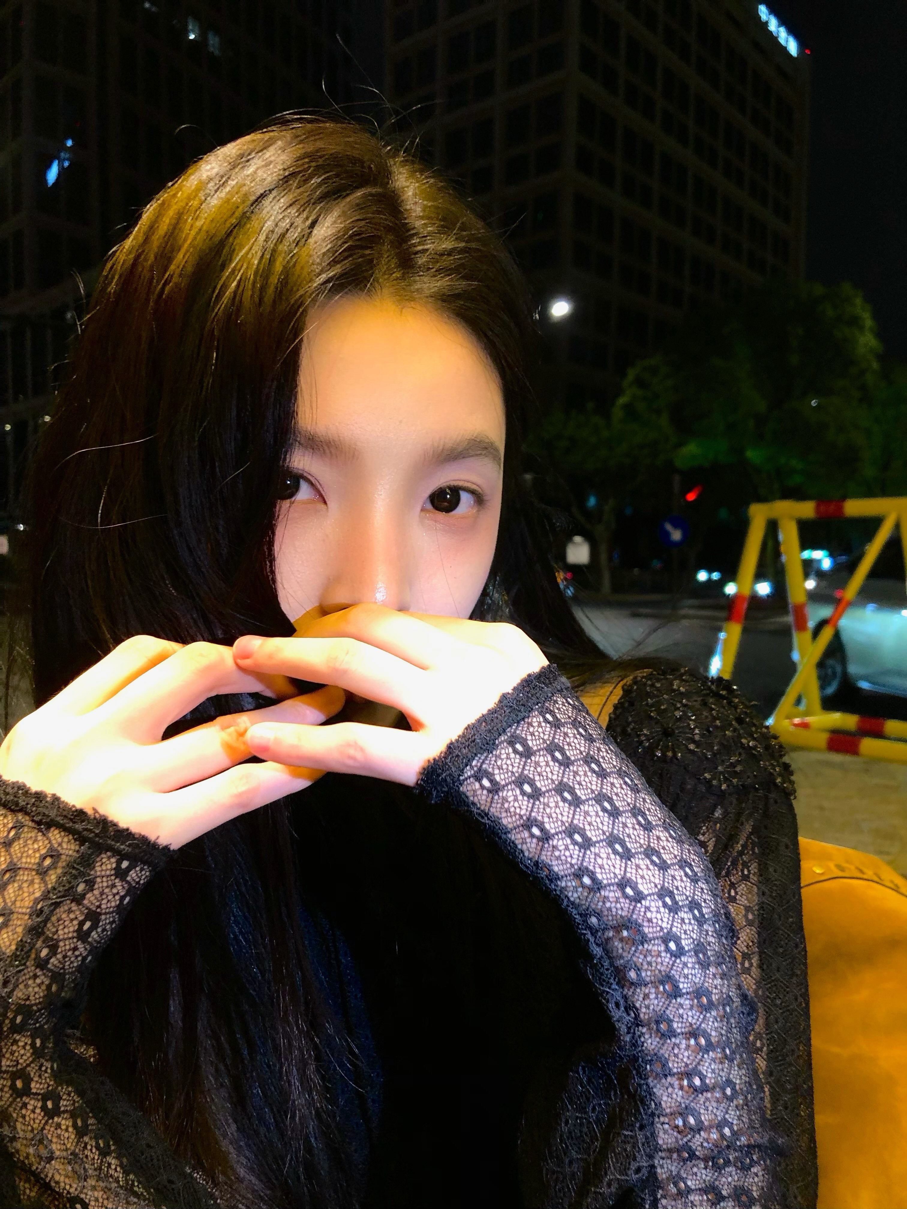 章若楠ins更新好美的一张脸啊📸