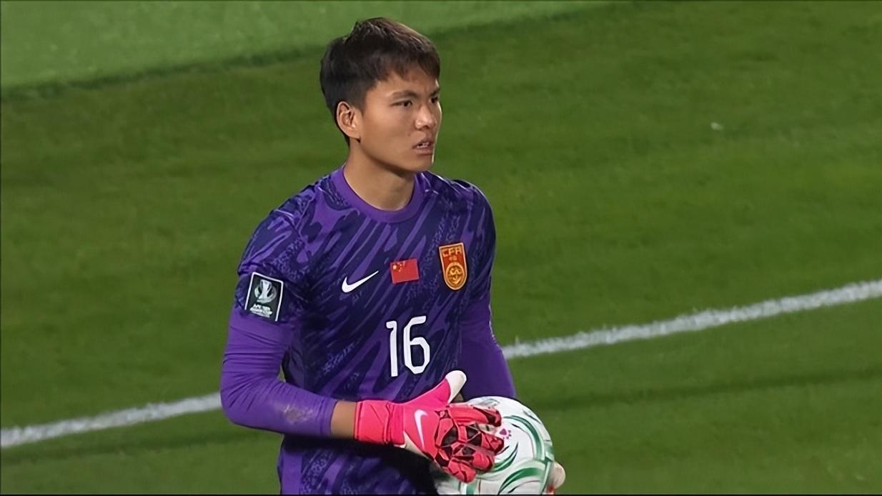 球迷只认李昊！国足拿到本届亚运会铜牌，李昊功不可没。加上年初的U23亚洲杯，李