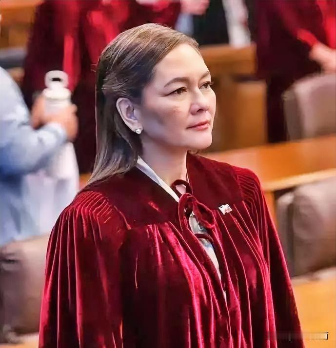 连莎拉的“死敌”都看不下去！7月7日，参议院法官洪蒂维罗斯在莎拉弹劾庭审中发声，