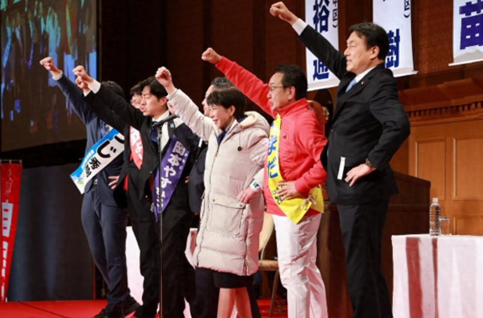 高市早苗病情恶化，中国得到普京两个承诺，在钓鱼岛做出罕见部署。2026年2月