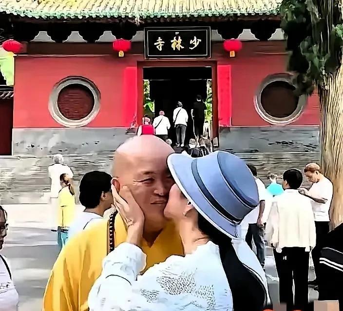宋祖德又抛“猛料”了，这次剑指“开光”他直言“所谓开光，不过是一本正经地糊弄
