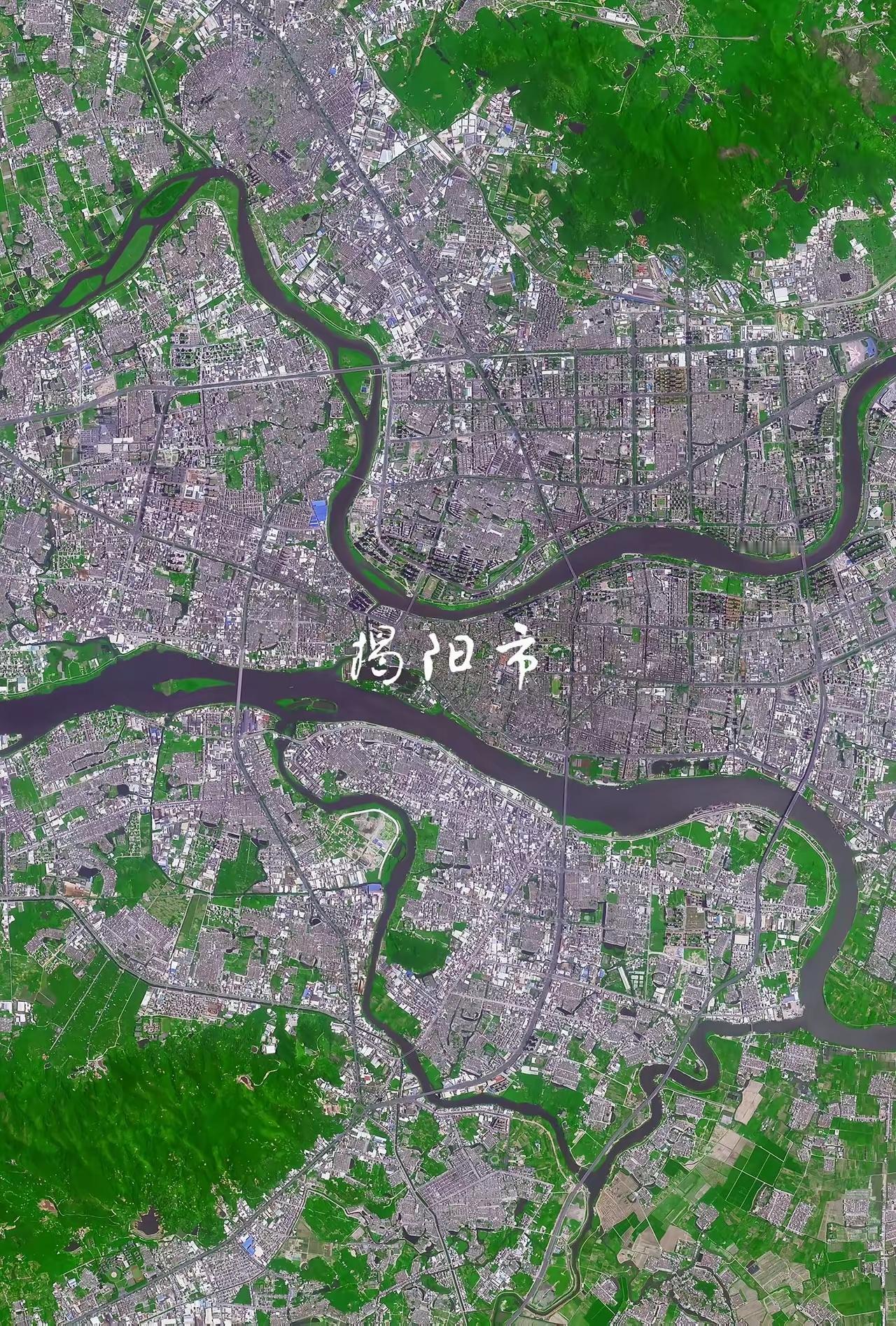 被低估了的粤东大城揭阳，从卫星图看揭阳市区面积非常大，建筑很密集，因为揭阳市区总