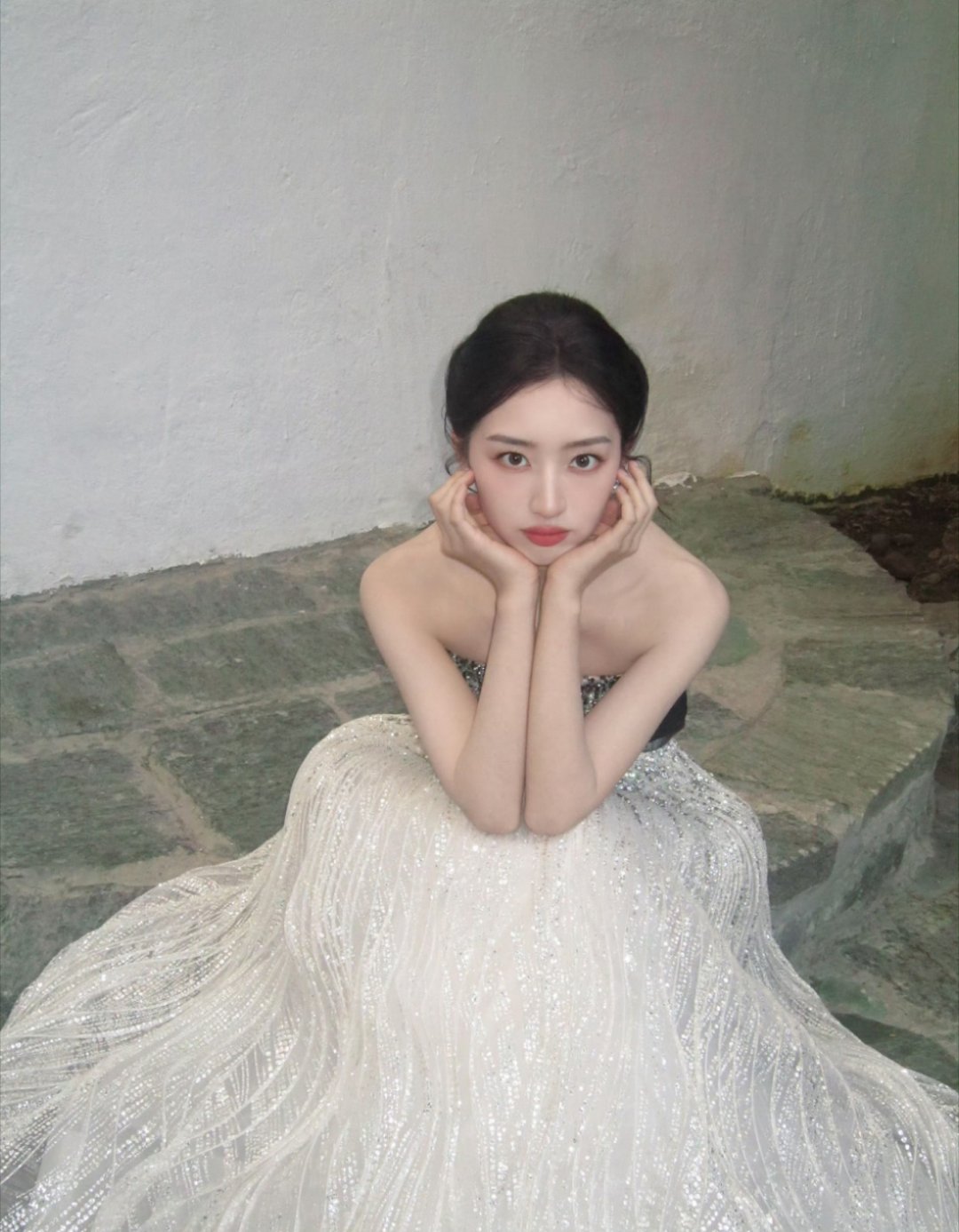 邓恩熙美的很安心！！好美！！！就这样继续闪耀红毯​​​