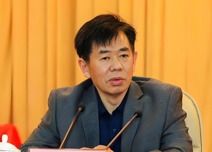 戴旭说：现在网络上常常吹嘘我军装备如何厉害，如何厉害，但实际上对手并不怕这些宣传