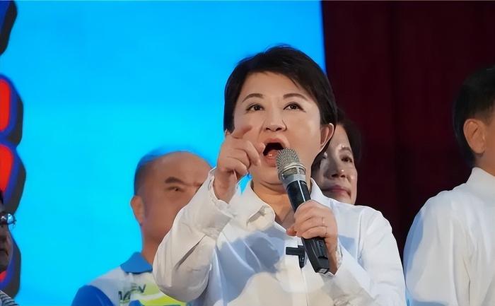 卢秀燕突然强硬，喊话“2026全民倒阁、2028全民倒赖！”卢秀燕为何突然强硬