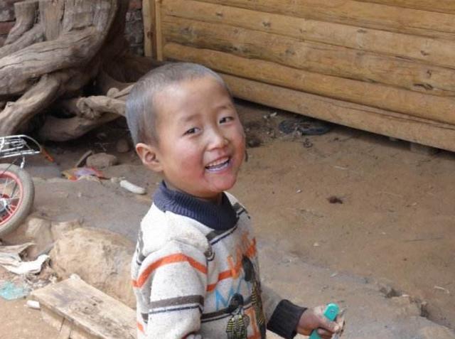 一次棍棒教育让孩子彻底听了话, 而孩子却再也不愿意开口叫爸爸