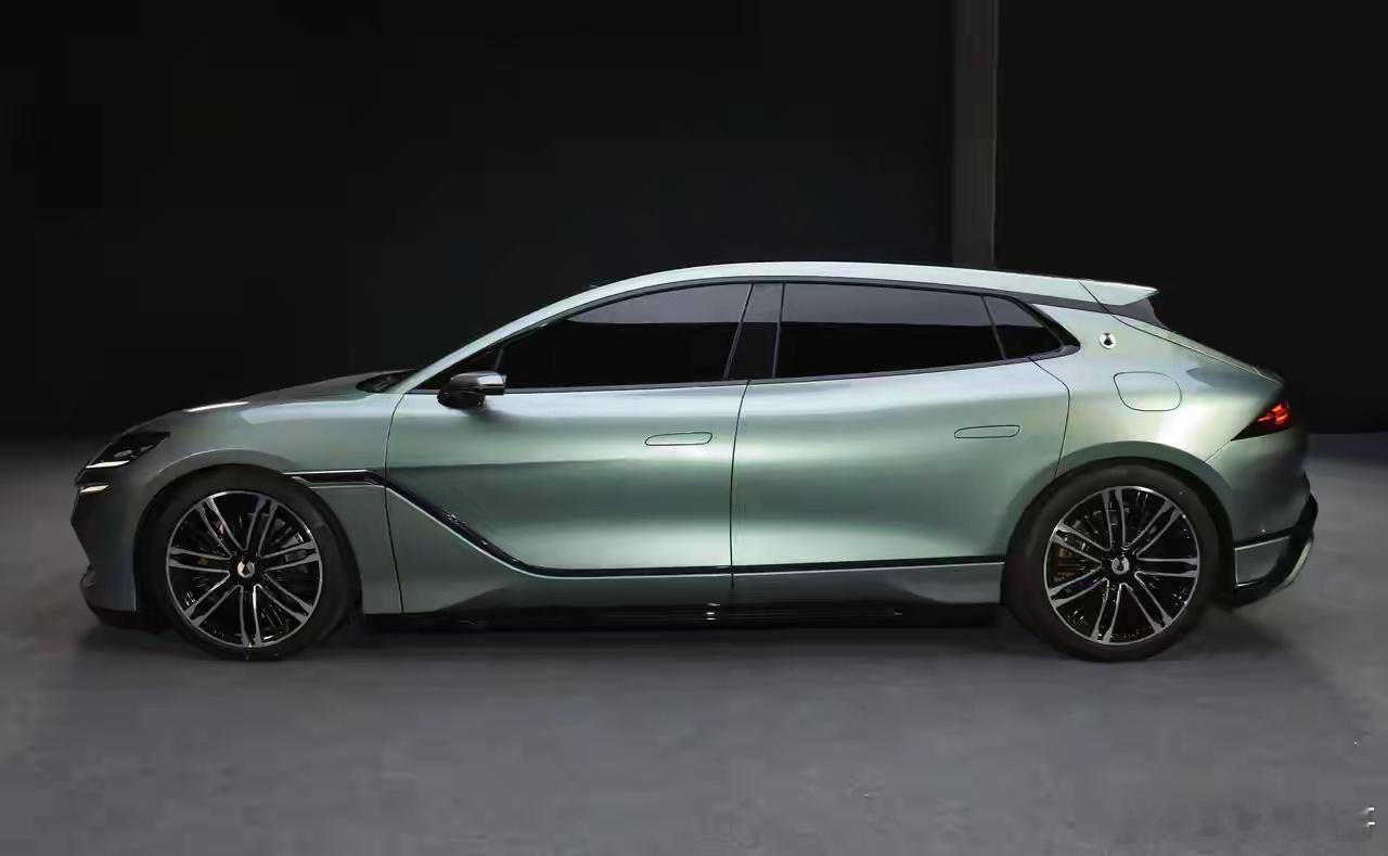 马斯克都惊呆了！比亚迪不愧是比亚迪，比亚迪这速度令人咋舌！前脚才刚发布比亚迪第二