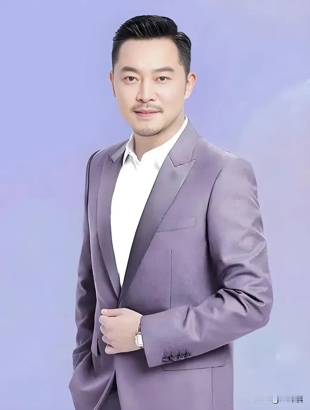 沙溢：当初想跟胡可结婚，结果被拒绝。他说耗不起，不结婚就分手，毕竟也谈了很久了，