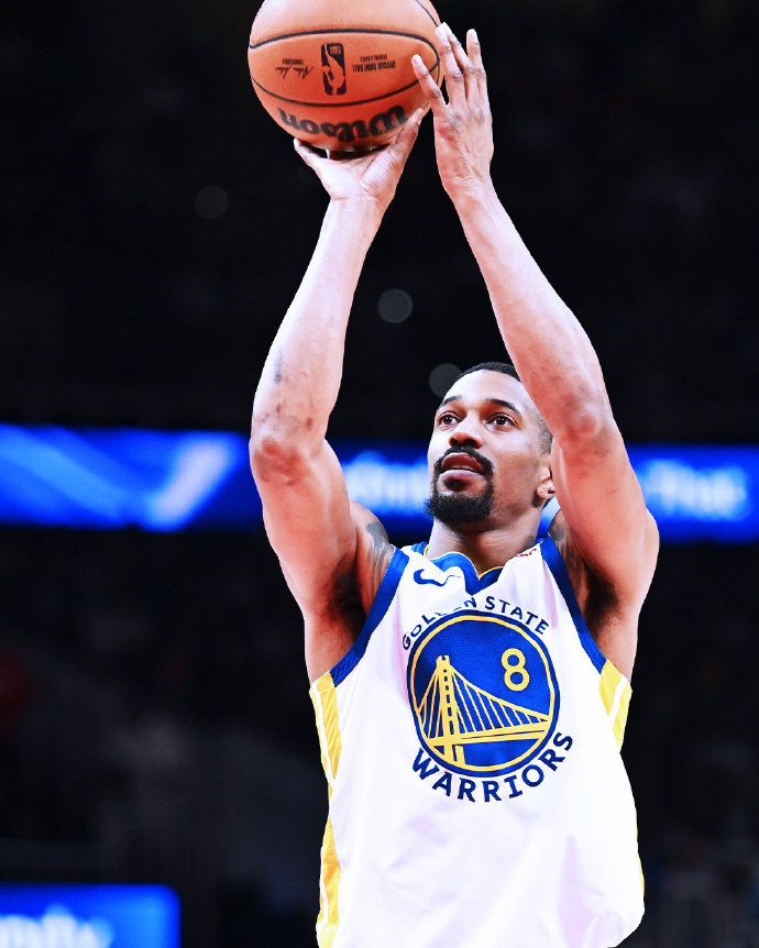 看清现状，勇士队今年就是得选后卫为什么勇士队变成现在这个样子？归根结底就是后