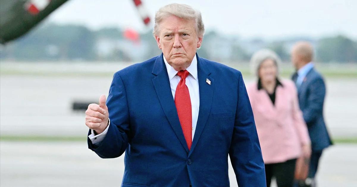 美国佛罗里达州盖恩斯维尔市警察局宣布向特朗普的MAGA运动屈服。啥事呢，以前，该