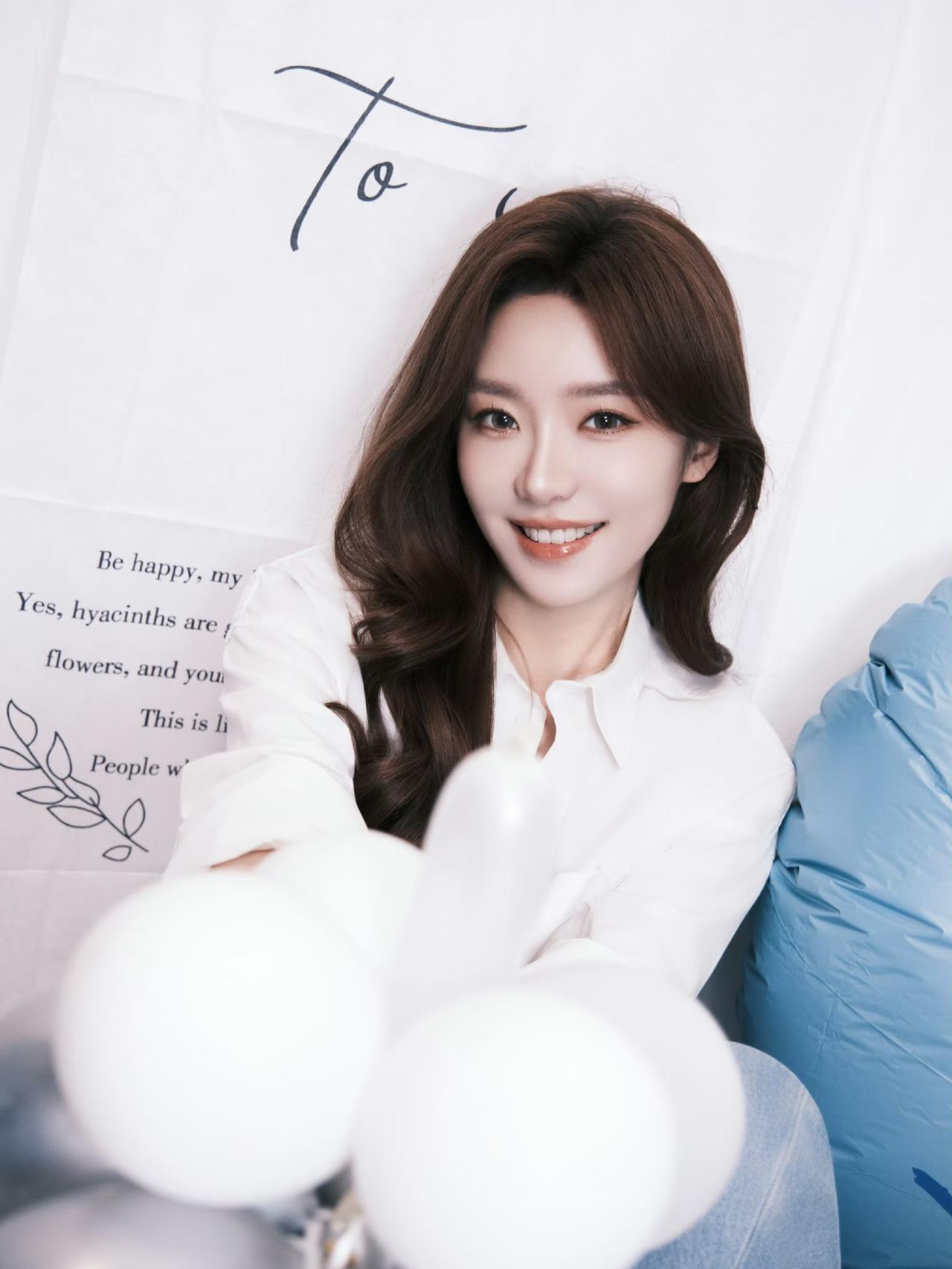 张月生日画报，好美的气质女神！