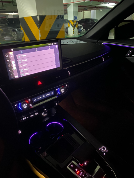 提车第一天，兄弟们扛不住了~昨天提车回来，我的第一辆车，一直兴奋的不行，坐在车