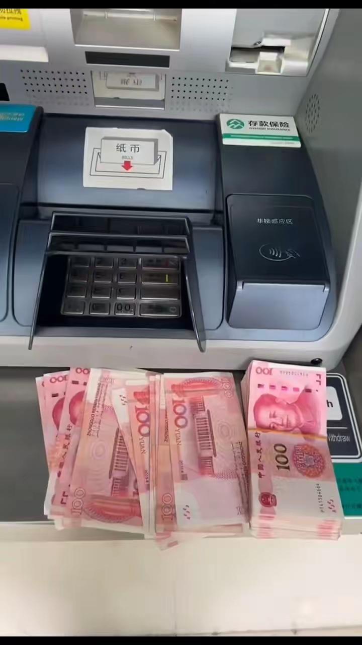 一定要存钱由于我从不停的存钱，现在56岁，我已经有了100万的存款。32岁丧偶