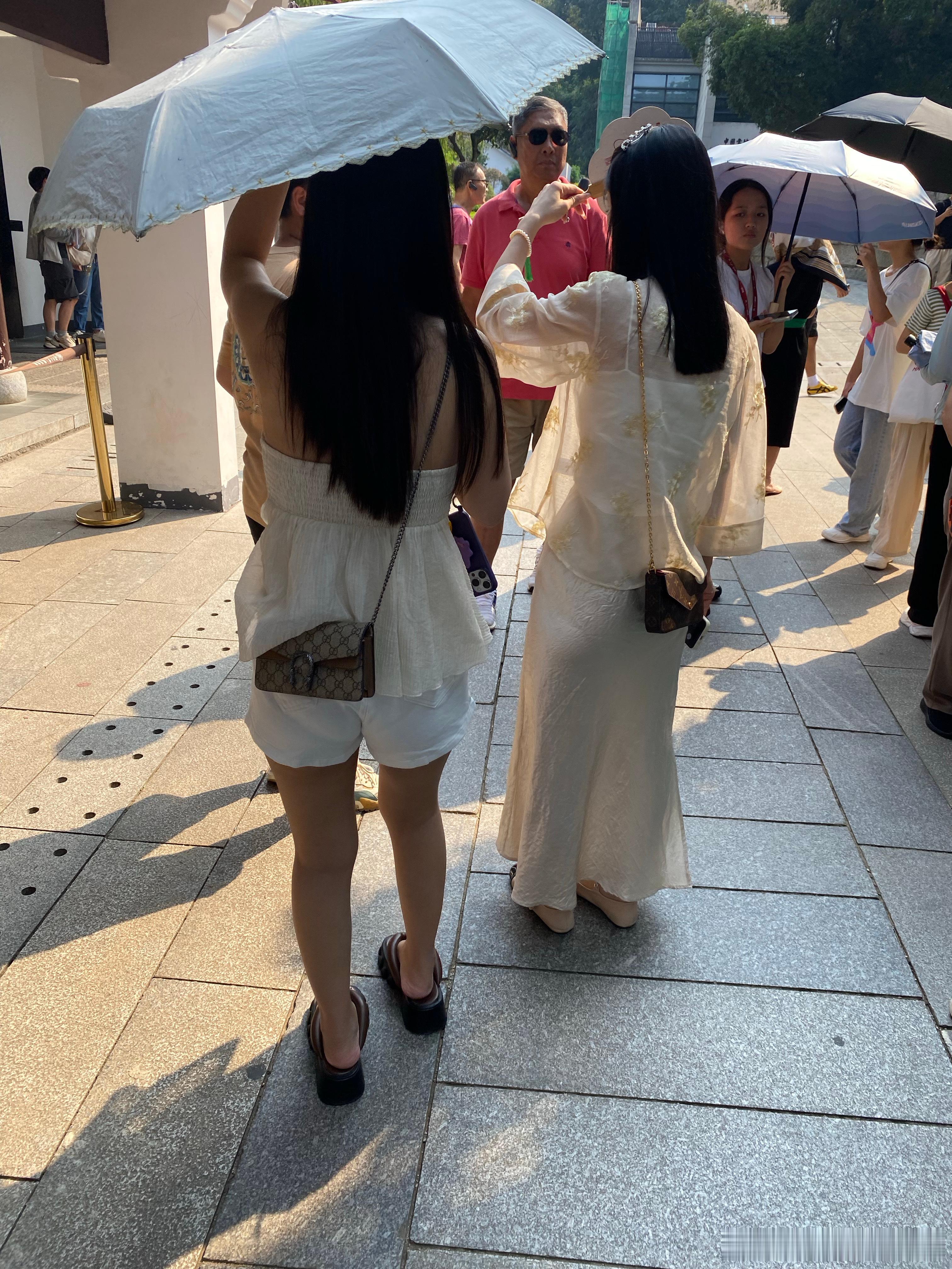 街拍小姐姐穿搭​​​