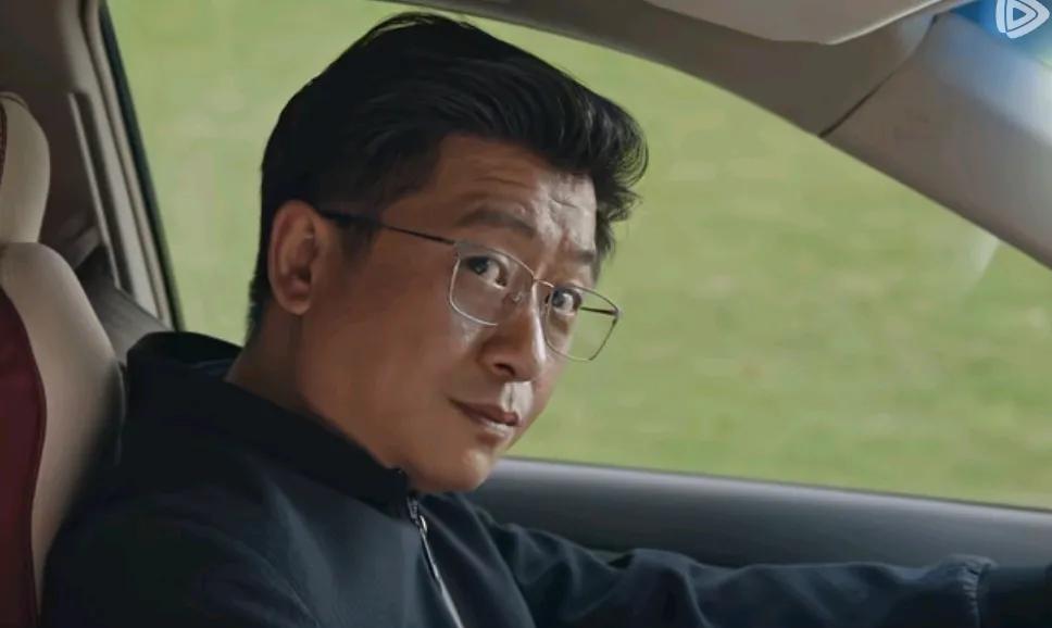 《利剑·玫瑰》大结局吴斌落网了，是他把叶修明推下了楼，也是他拐卖了很多孩子，好在