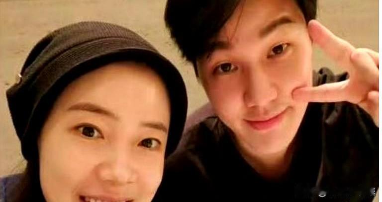 刚刷到安宰贤那张医院合照，说实话，挺意外的。刚在WTT总决赛输给林诗栋，止步香