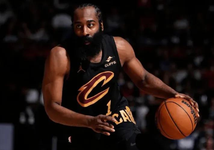 是米切尔带哈登，还是哈登继续拖米切尔？哈登生涯此前7次抢七场均19.3分5.7篮