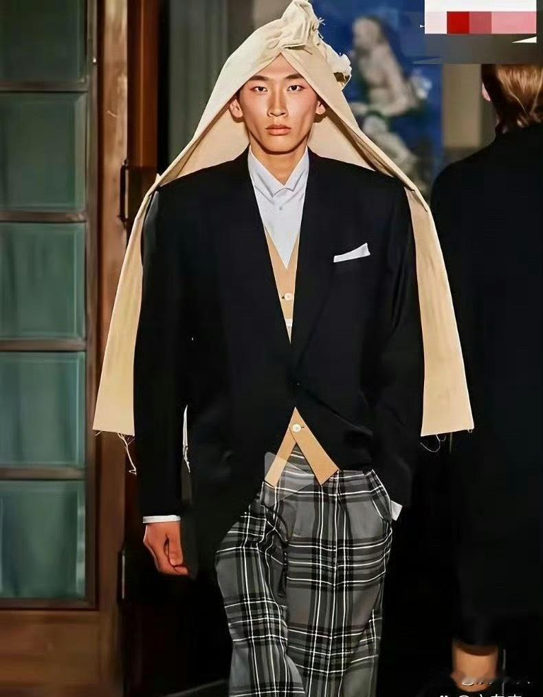 赌巴黎世家这头巾，在中国压根卖不出去！