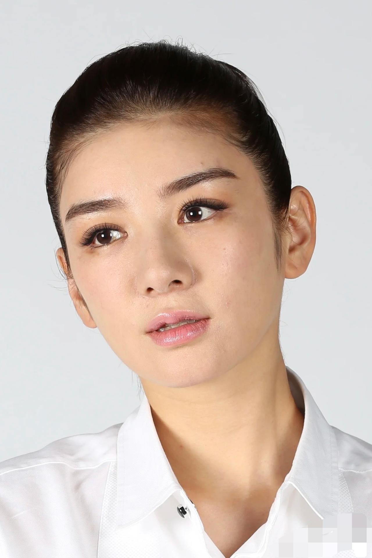 黄奕太美了