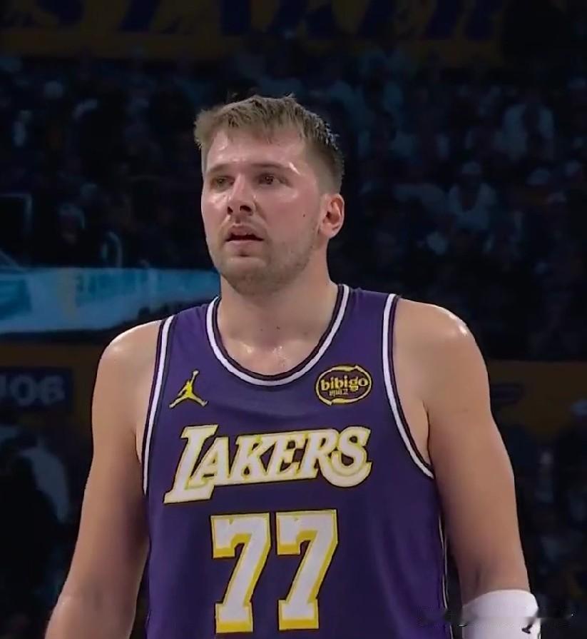 万万没有想到湖人今天打雷霆会是一场一边倒的比赛！！！本来以为这是西部的一场强强