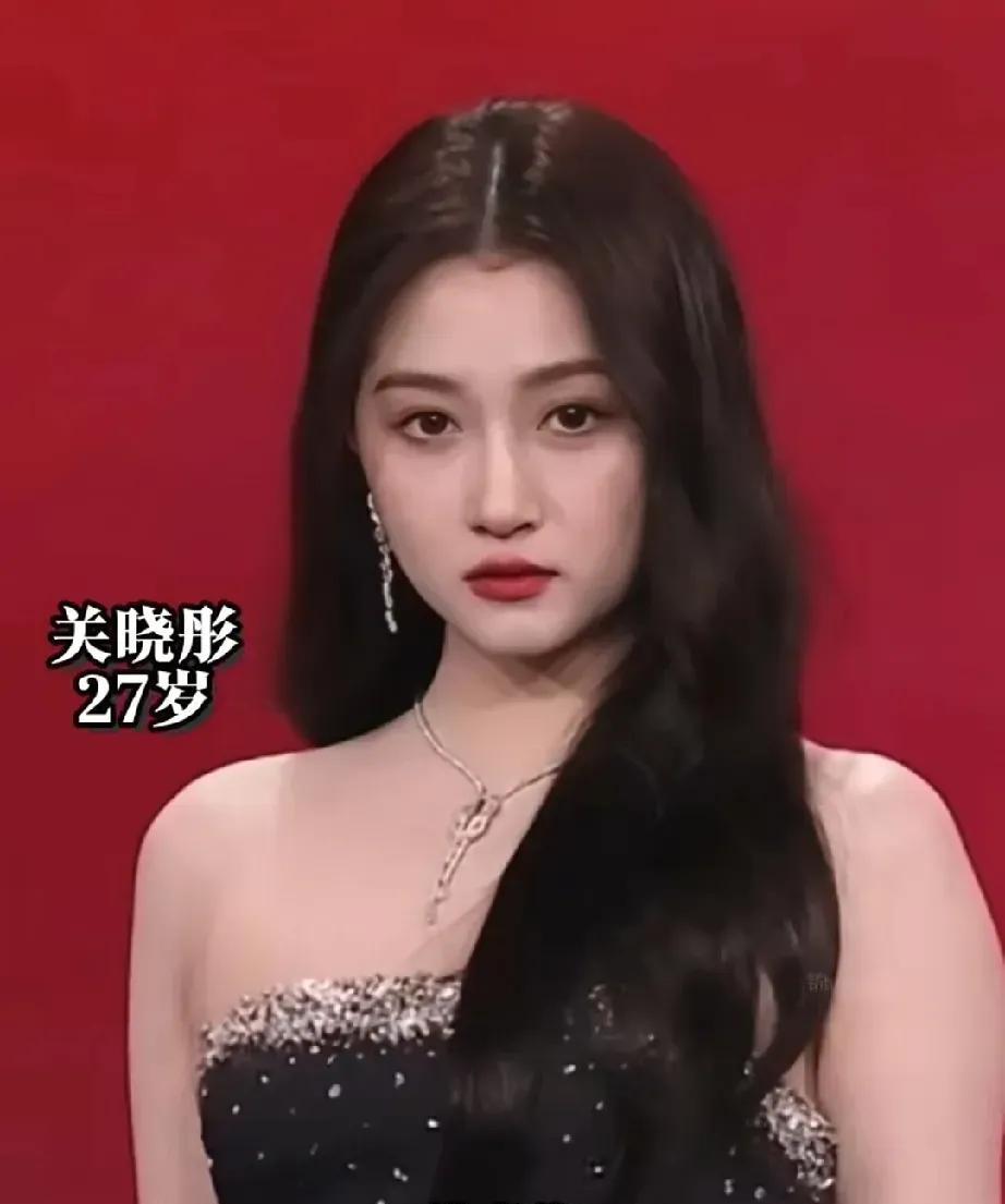 这些美女，关晓彤的气质和美貌是最强大的。关晓彤就是身高太高了，和男演员搭戏不太