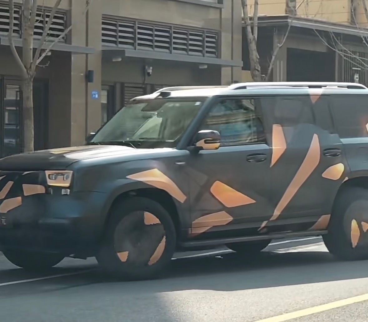 哈弗的HX也来了，全世界都在方盒子4-7日就发布。