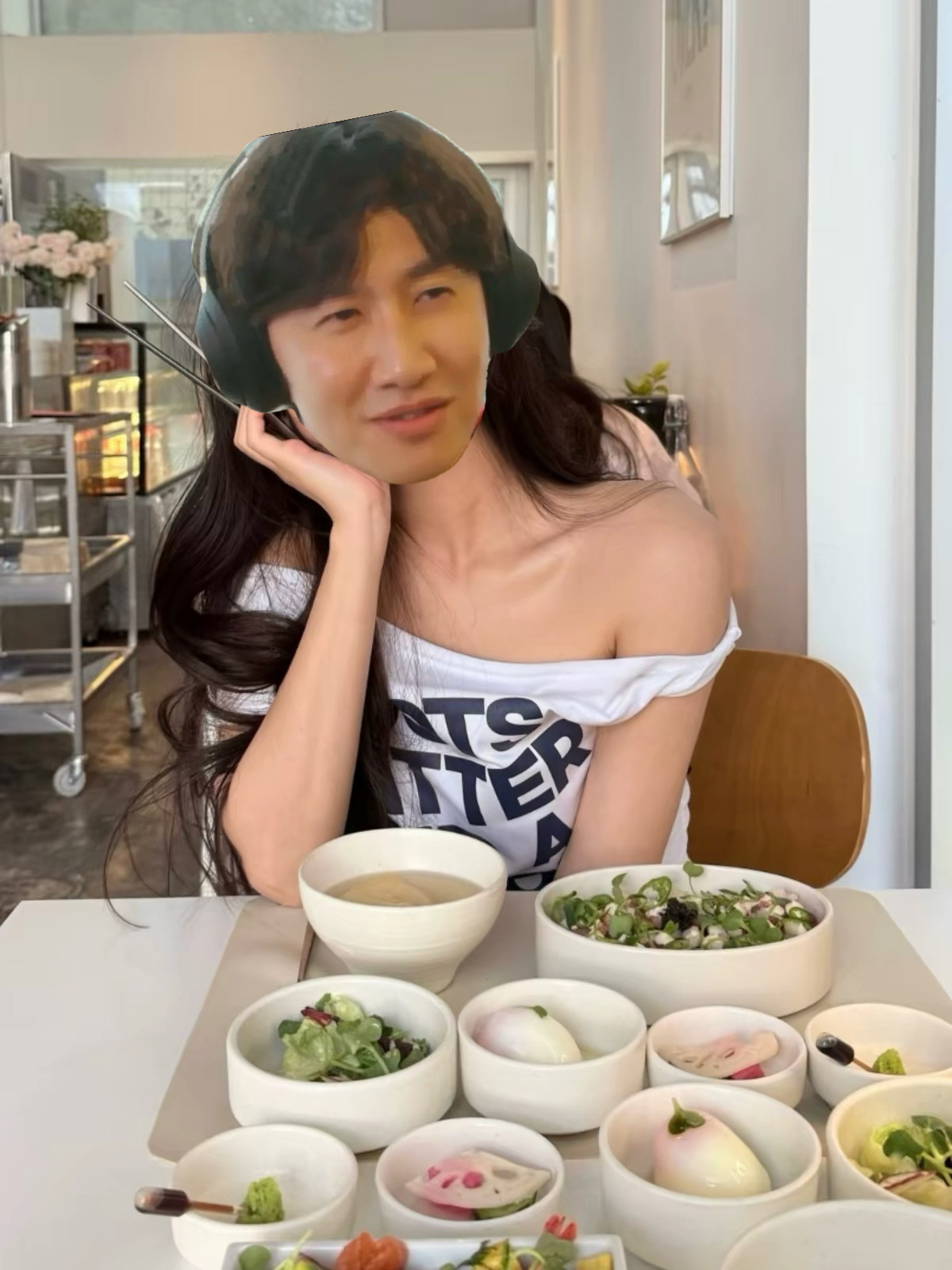 原来大家都是这样提升衣品的我买衣服有时候看到特别好看的明星或者模特图一般都这么幻想一下或者遮住脸基本