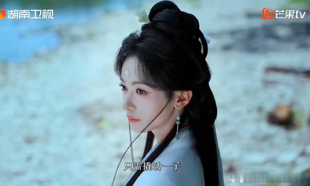 吴谨言凤不栖拍了112天、吴谨言古装值得一个热搜谁被吴谨言《凤不栖》的拍摄时长震