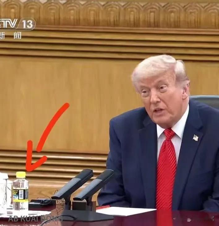 椰树这次真的赢麻了！椰树弱碱性矿泉水应该会因此热卖。不信可以看后续的数据。这
