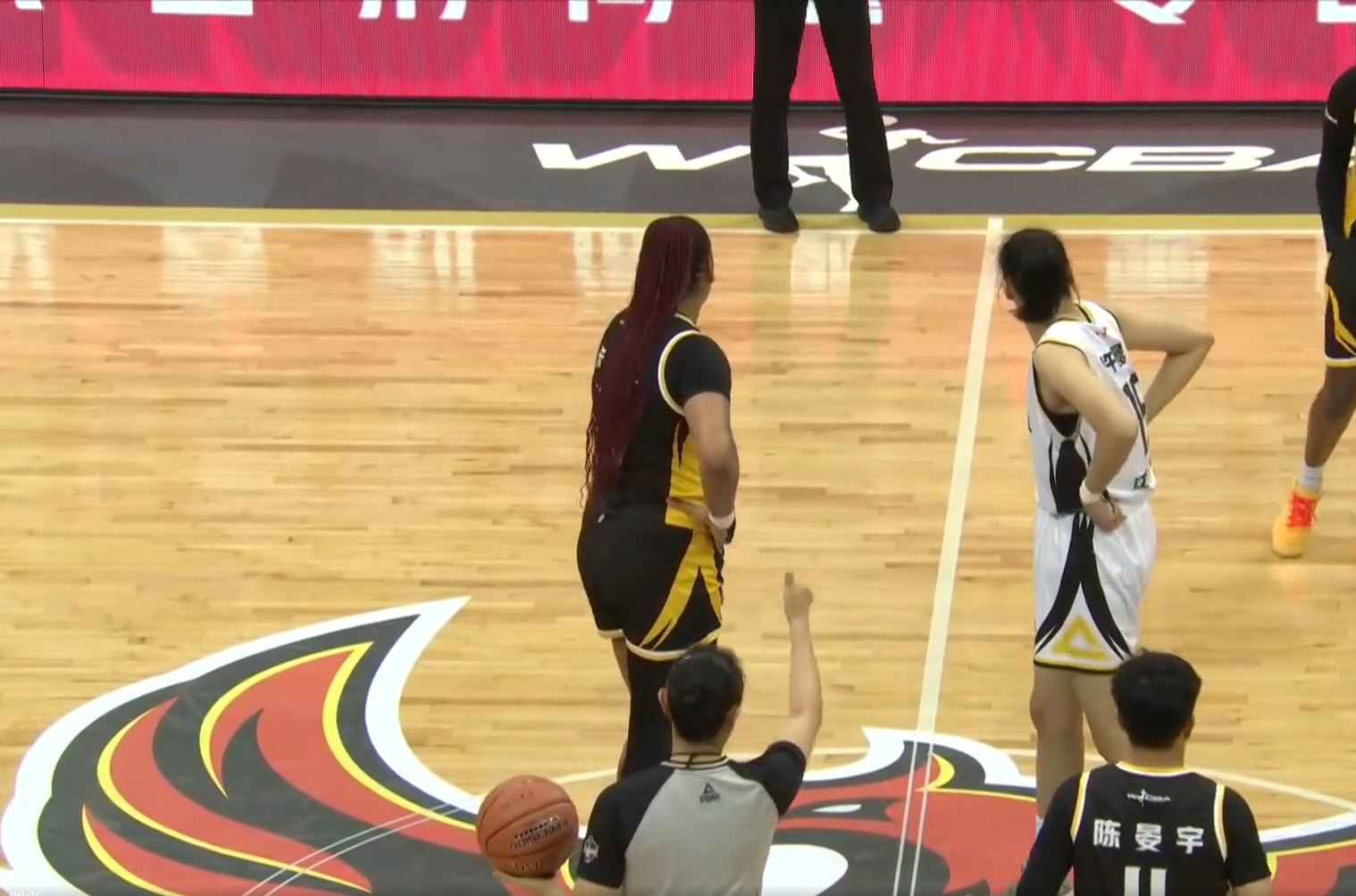 杨舒予半场9中1，7助攻率队开门红，罗欣棫空砍21分