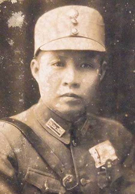 叶挺的弟弟叫叶辅平，长期担任叶挺的后勤大总管。叶挺担任新四军军长，叶辅平是新四军