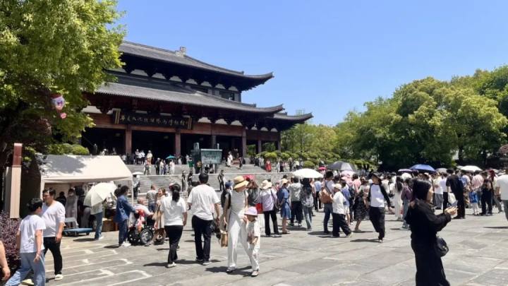 文旅局长亲自带团! 到钱江源头旅游, 服务值拉满