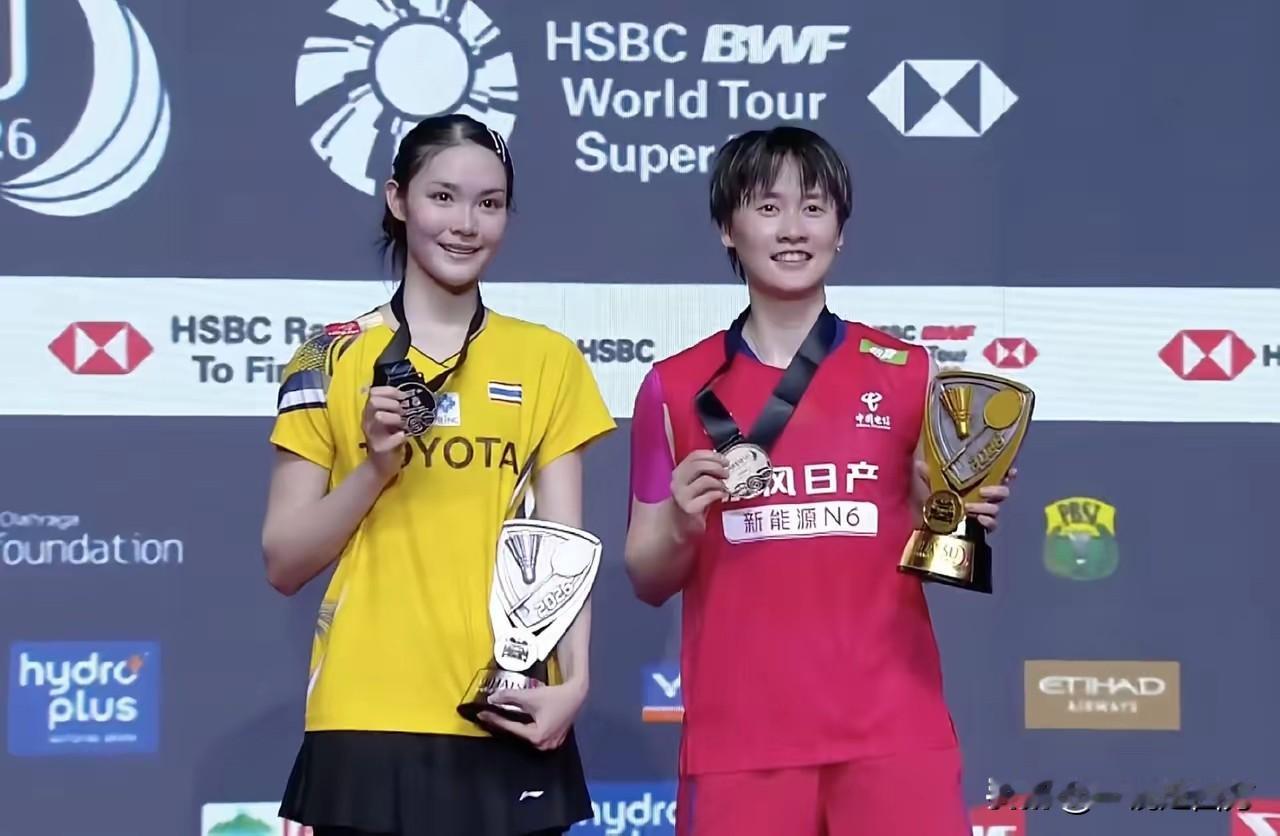 随着印尼羽毛球大师赛压轴进行的男双决赛，马来西亚组合吴世飞/伊祖丁以21-19、