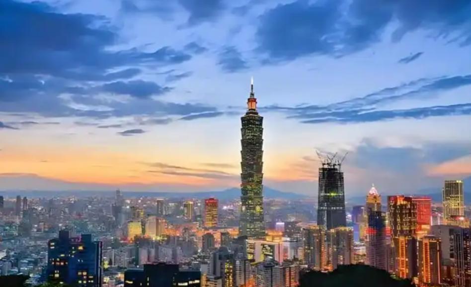统一台湾之前，中方有三条底线须向全世界挑明。第一，台湾地区欠下的外国军火账，中
