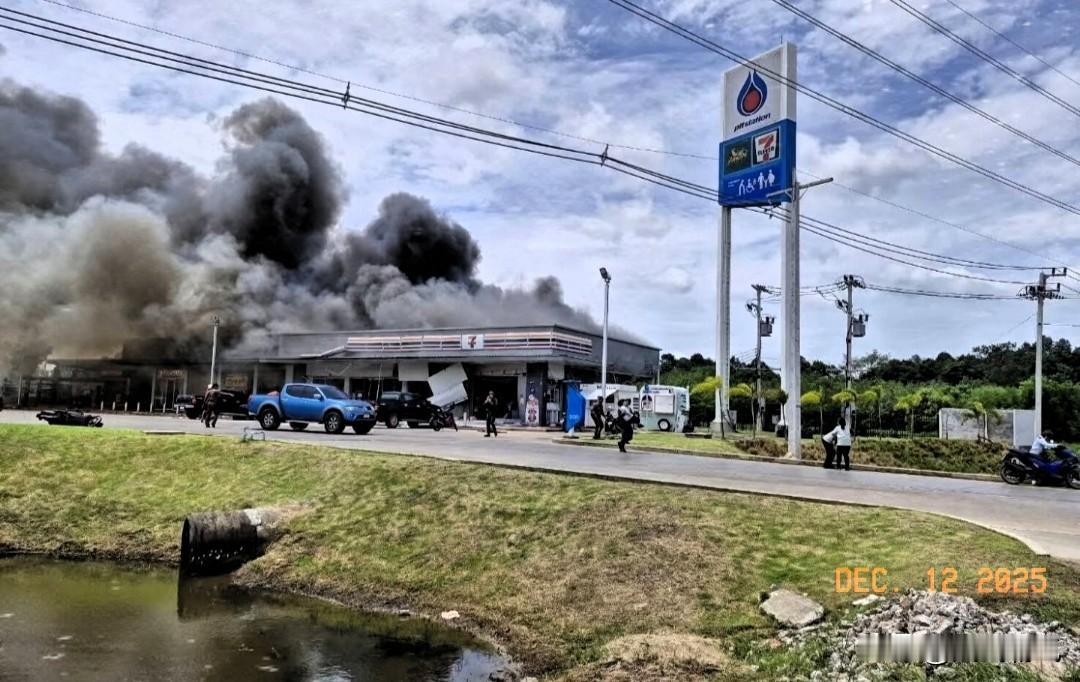 打入柬埔寨境内深处，柬埔寨生死存亡！泰国这一次不仅仅要去除柬埔寨的军事化，还有彻