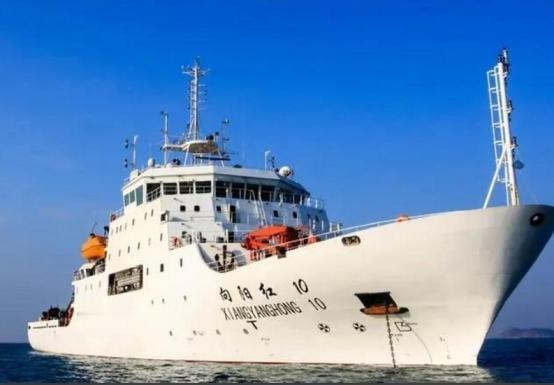 不是填岛？向阳红10号之后，中方“无人航母”突然抵达黄岩岛！菲律宾这才发现上当